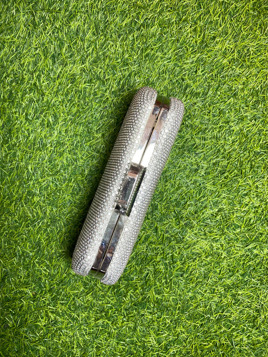 GRAND STONED PEARL HAND PURSE WITH UNIQUE LOCK