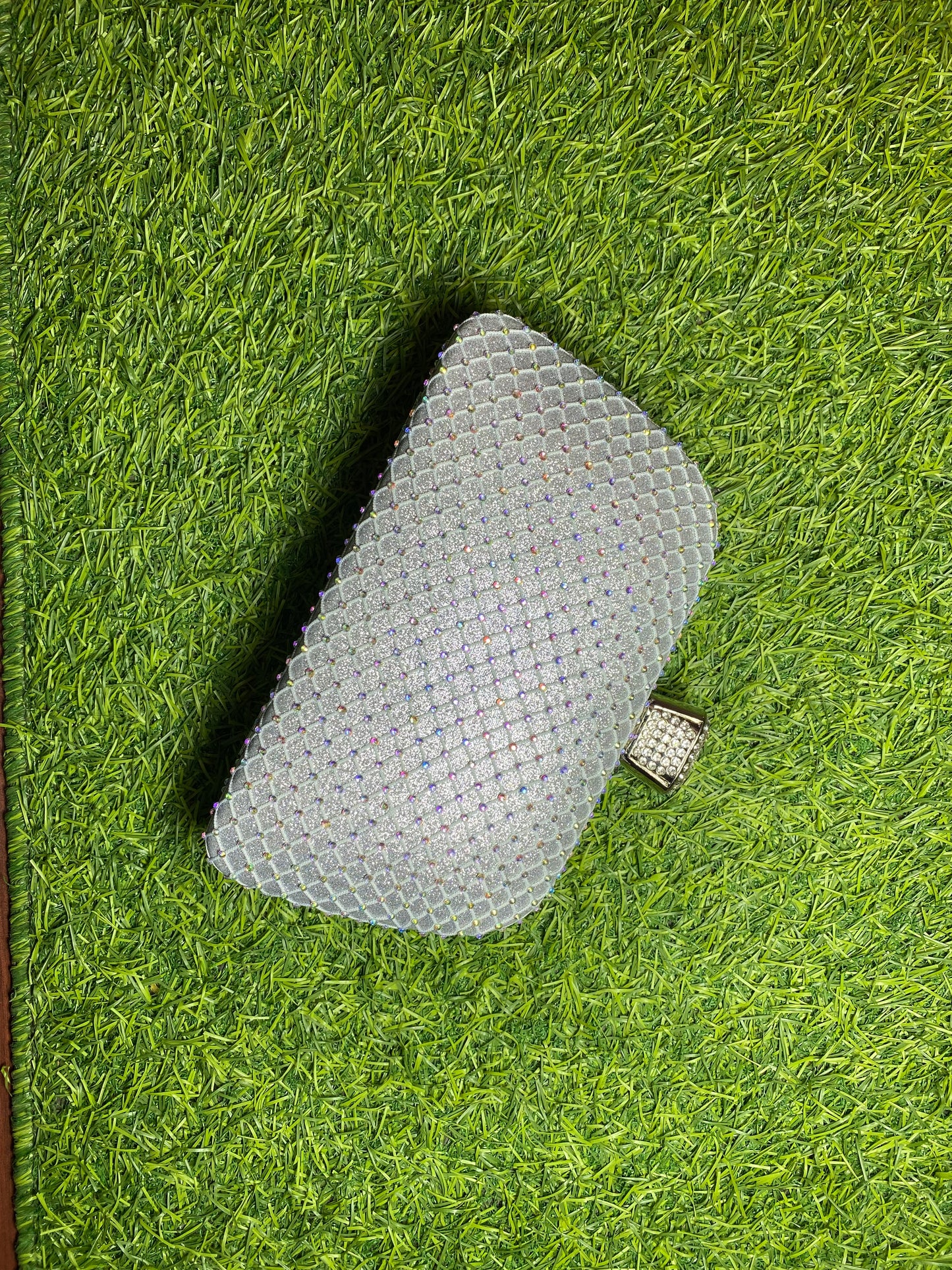 GRAND STONED PEARL HAND PURSE WITH UNIQUE LOCK